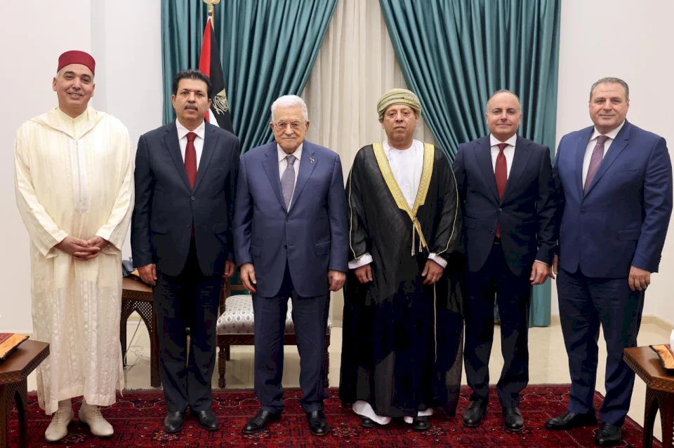 الرئيس عباس يستقبل السفراء العرب المقيمين والمعتمدين لدى دولة فلسطين