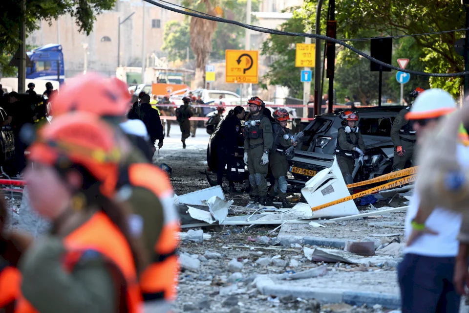 6 Israelis Injured by Rocket Fragments in Central Israel