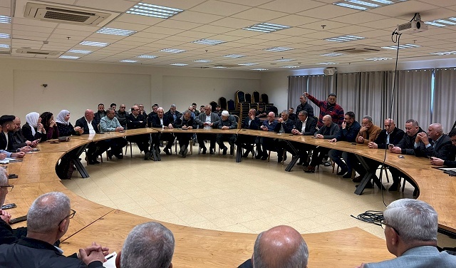 Réunion d'urgence à la municipalité de Araaba suite à la fusillade visant le maire et le président de la commission populaire