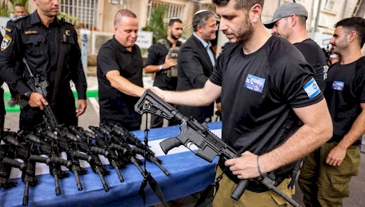 محافظة القدس: تسليح المستعمرين في القدس تحريض عنصري وخطوة خطيرة لتصعيد الجرائم بحق الفلسطينيين