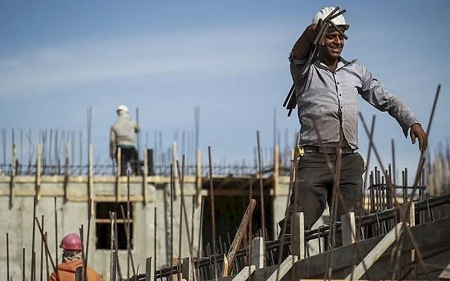 Palestinian Statistics: Decrease in the Number of Building Permits Issued in Palestine During the Fourth Quarter of 2025 Compared to the Third Quarter of 2025