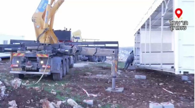 مستوطنون يقيمون موقعاً استيطانياً جديداً في جبل عيبال شمال نابلس