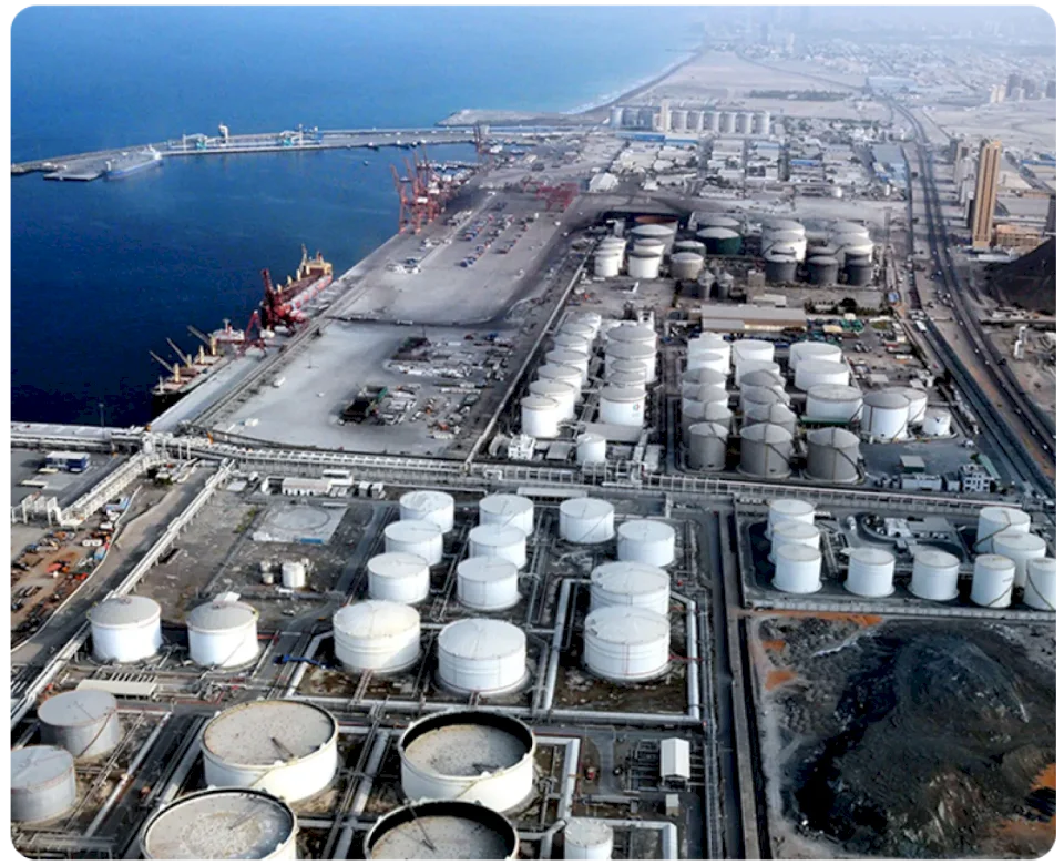 تعليق بعض العمليات في ميناء الفجيرة الإماراتي بعد هجوم بطائرات مسيرة