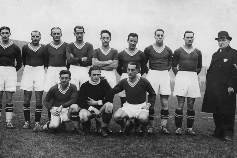 كيف بدأ تكتيك كرة القدم الحديثة من قلب مقاهي فيينا وبودابست؟