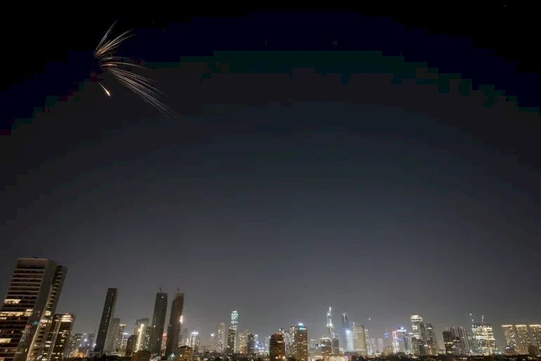 قتيل ومصابون بهجوم صاروخي إيراني جديد على إسرائيل