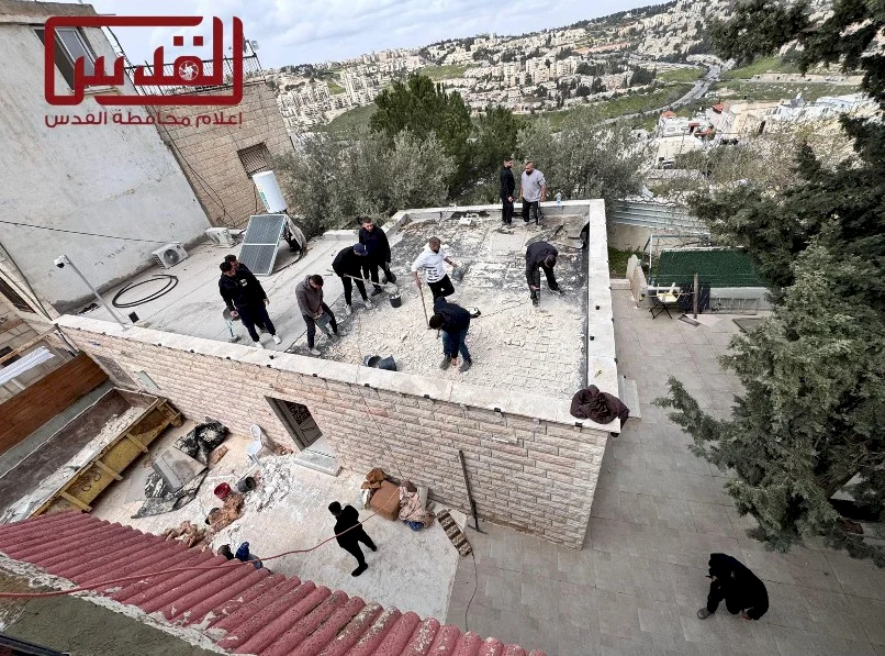 Vidéo : L'occupation force un Jérusalémite à démolir sa maison de manière autonome
