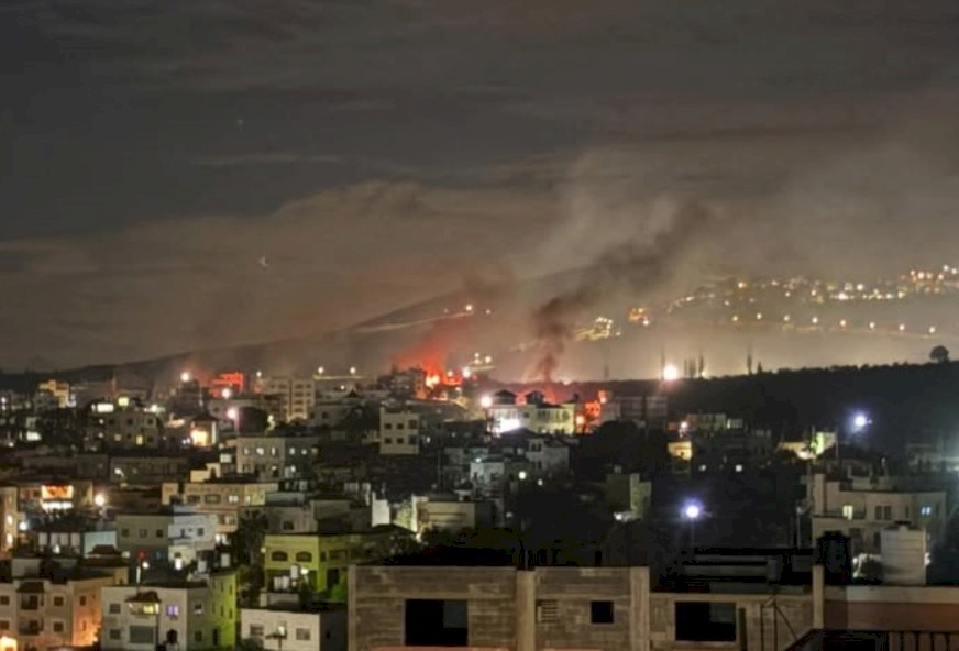 فيديو: إصابات وإحراق منازل ومركبات بهجوم للمستعمرين على دير الحطب شرق نابلس