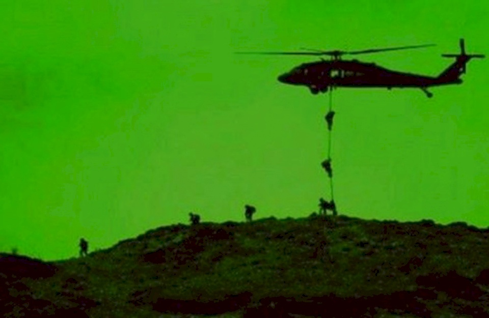 Rapport : Washington envisage de déployer des troupes "aéroportées" pour une intervention potentielle en Iran