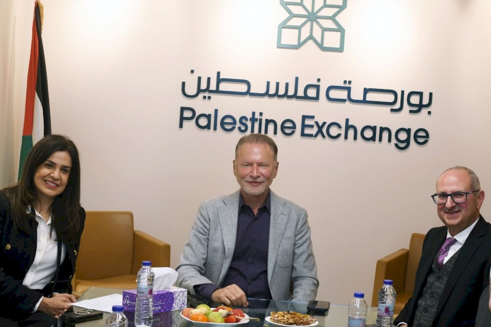 Bashar Al-Masri Visits the Palestine Stock Exchange