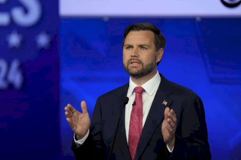 جيه دي فانس.. لماذا تفضّله إيران مفاوضا بمحادثات إنهاء الحرب؟