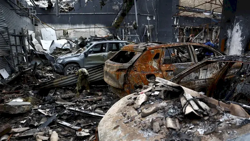 إسرائيل تضرب قدرات إيران البحرية.. وصواريخ نحو إيلات