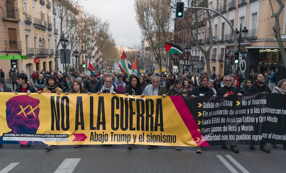 Manifestations massives aux États-Unis et dans plusieurs villes européennes contre Trump et son administration