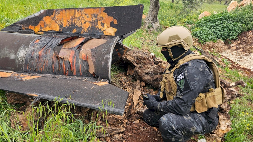 המשטרה הפלסטינית מטפלת בחלקי טילים בטובאס