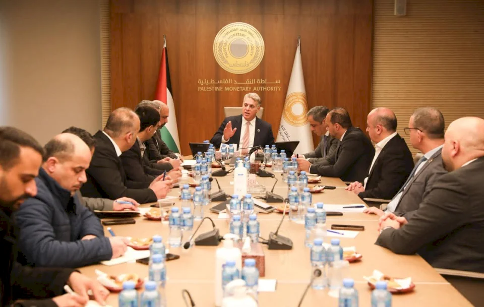 "سلطة النقد" و"نقابة المهندسين" و"اتحاد المقاولين" يناقشون خطة تطبيق قانون خفض استخدام النقد