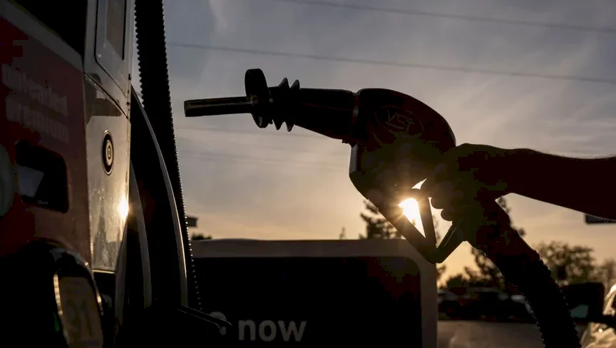 قفزة أسعار البنزين تشعل تسارعاً حاداً بالتضخم الأميركي في مارس