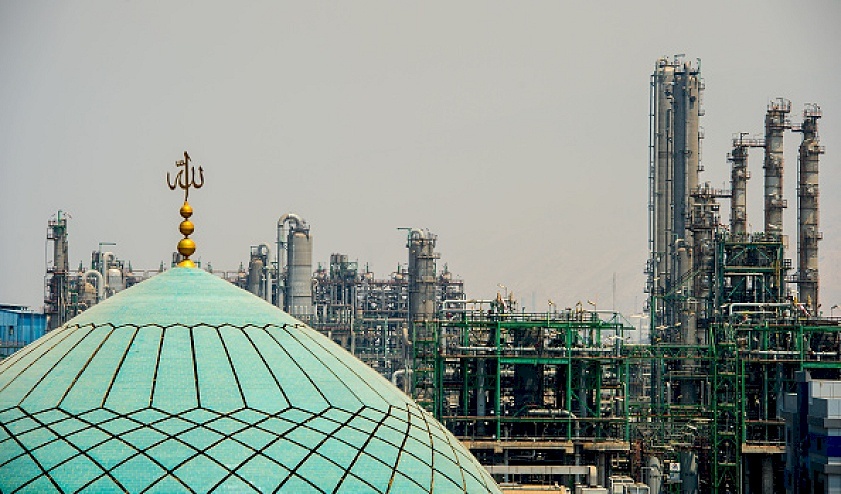 Israel Bombs Largest Petrochemical Facility in Iran.. Netanyahu: "We Are Destroying the IRGC's Money Machine"