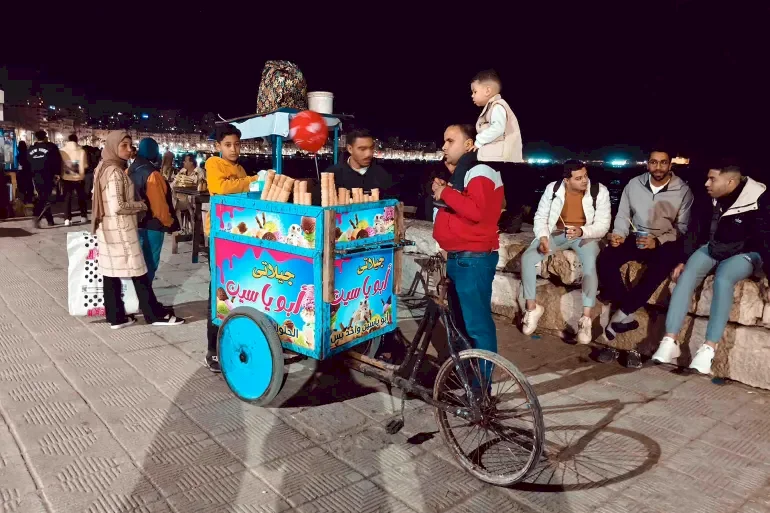 حياة على الرصيف.. كيف استرد الشارع المصري حق السهر من قبضة الإغلاق؟