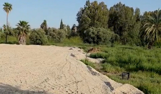 طمر قبور في مقبرة القسام: انتهاك جديد لحرمة الأوقاف