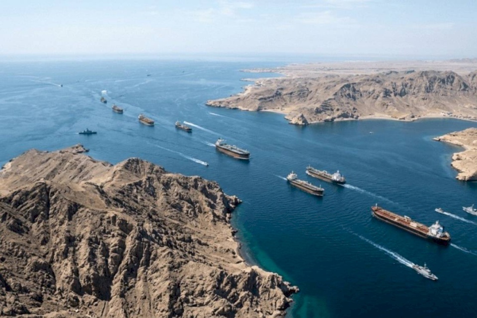 Les pays du Golfe rejettent les frais du détroit d'Hormuz et accélèrent l'achèvement des projets de transport et de pipelines