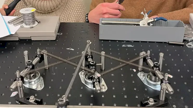 Sans électricité et circuits électroniques.. Un ordinateur mécanique tire son intelligence de la mémoire matérielle
