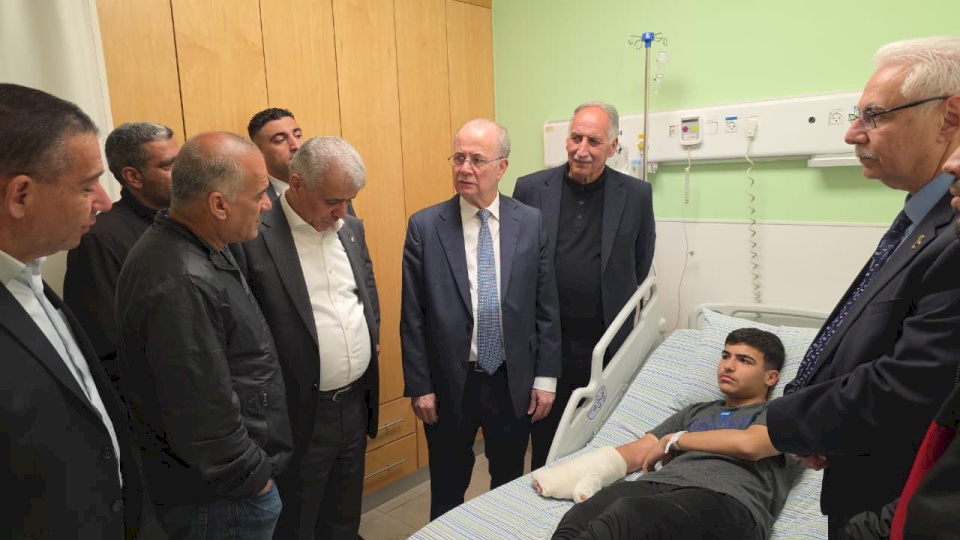 Le Premier ministre rend visite aux blessés de la ville de Mughayir