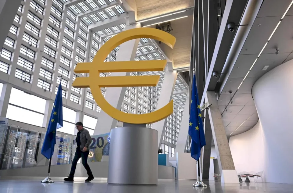La Banque centrale européenne maintient le taux d'intérêt à 2%