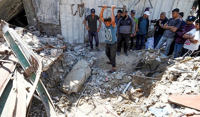 Gaza : Deux martyrs tués par les tirs de l'occupation à Deir al-Balah et Khan Younis
