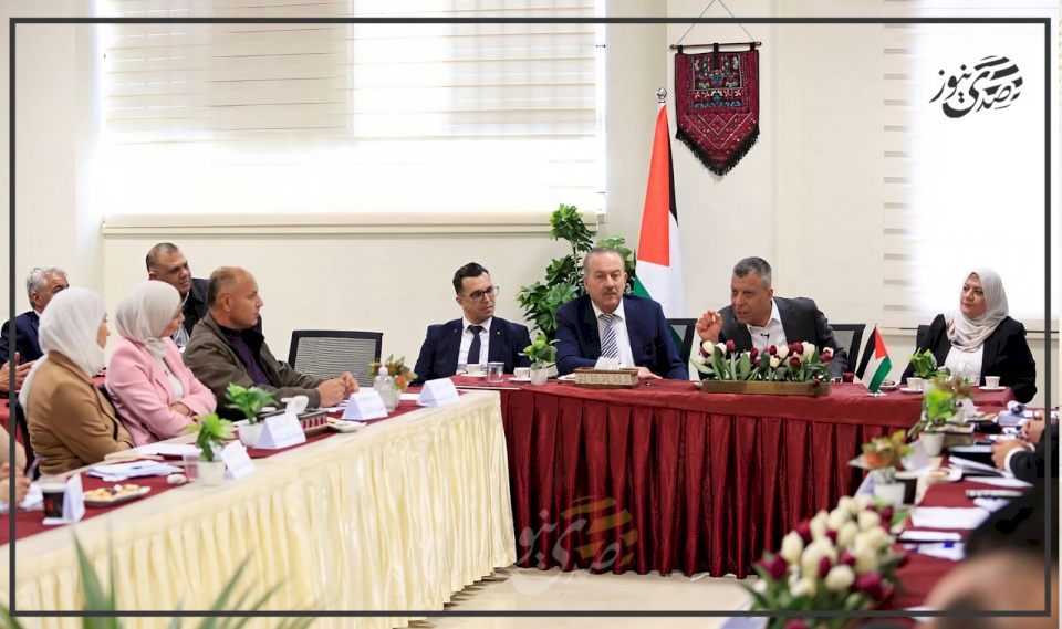 L'École nationale palestinienne de gestion accueille le général Nasser Adwi lors d'une rencontre spéciale avec les stagiaires du programme de préparation des dirigeants