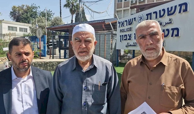 הדחת השייחים ראיד צלאח וכמאל חטיב מהמסגד לקדש למשך 6 חודשים
