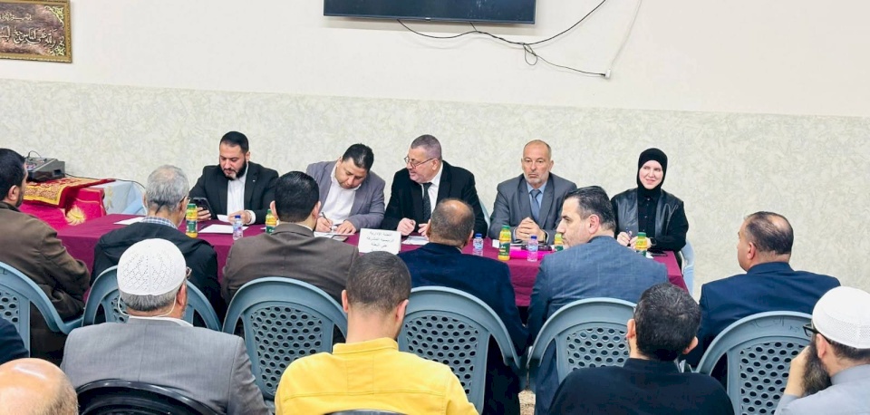 הועדה המנהלית המפקחת על המשלחת ההדרכתית מתכנסת עם מדריכי עונת החאג'