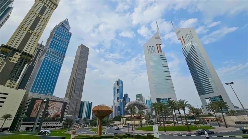 Kuwait et Émirats annoncent se défendre contre des "drones hostiles" et l'Iran confirme la préparation de ses forces