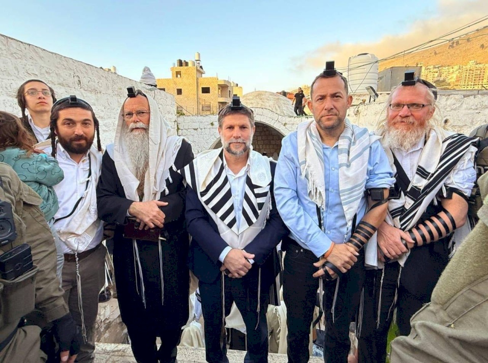Smotrich Storms 'Joseph's Tomb' East of Nablus Under Heavy Protection