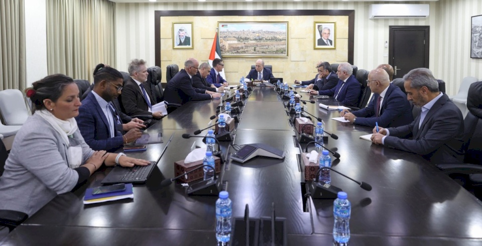 Mustafa discute avec l'ONU, la Banque mondiale et l'Union européenne des résultats du rapport mis à jour sur l'évaluation des dommages et des besoins dans la bande de Gaza