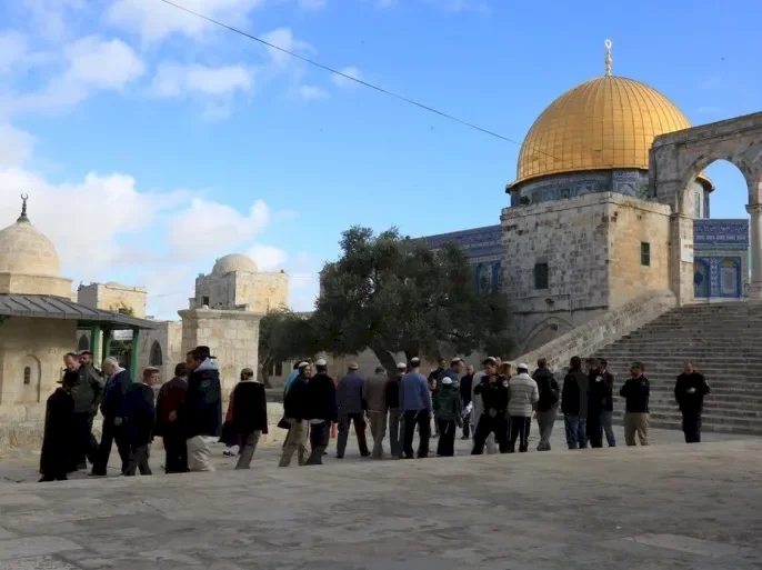 Pour la première fois depuis l'occupation de Jérusalem : des colons envahissent Al-Aqsa avec un "pain sacrificiel"
