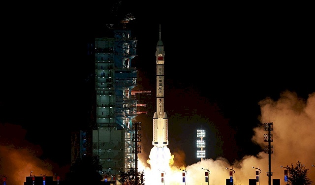 La Chine lance une mission spatiale habitée en préparation de l'envoi d'astronautes sur la Lune