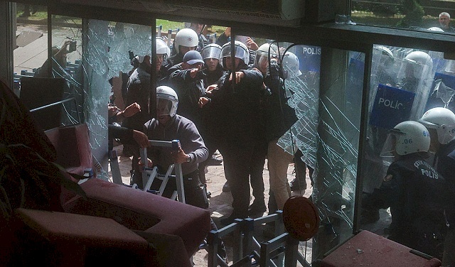 Turquie : la police envahit le siège du Parti républicain du peuple sur ordre d'un tribunal