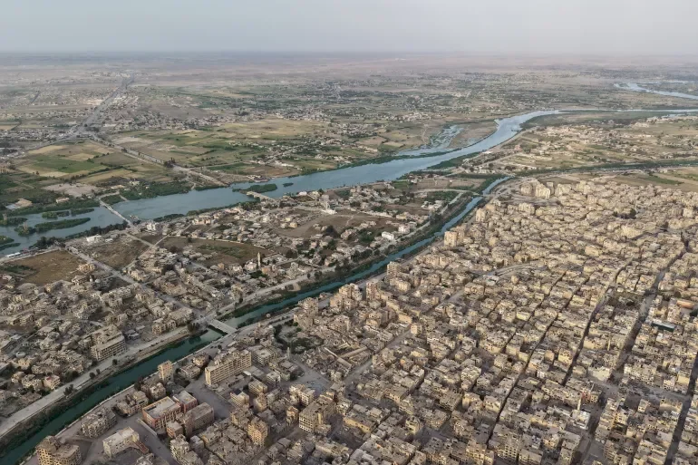 Un fait que les Syriens n'ont pas vu depuis des décennies.. Quelles sont les causes de l'inondation soudaine de l'Euphrate ?