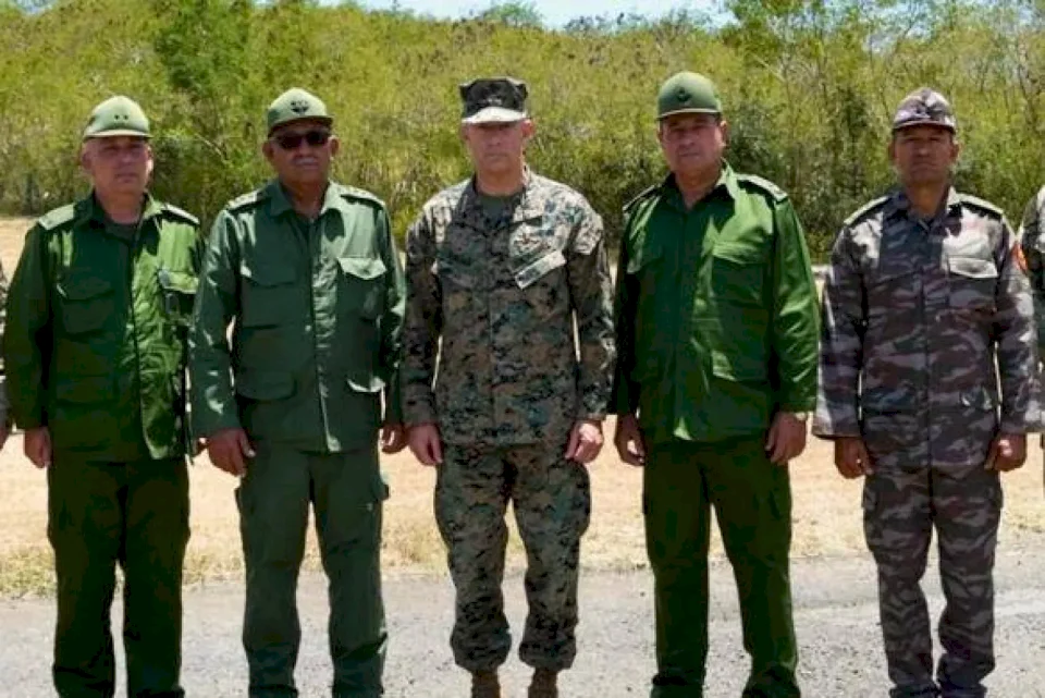 Des responsables militaires américains et cubains se rencontrent à Guantanamo