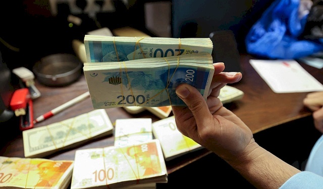 الكنيست يصادق نهائيا على قانون يوسّع الاقتطاعات من أموال المقاصة الفلسطينية