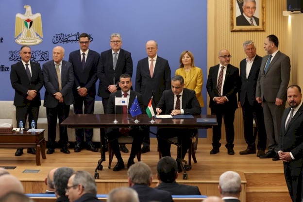 البنك الوطني وسلطة النقد يوقعان اتفاقية إطارية للتمويل بقيمة 50 مليون دولار أمريكي دعماً للشركات الصغيرة والمتوسطة ومتناهية الصغر في فلسطين