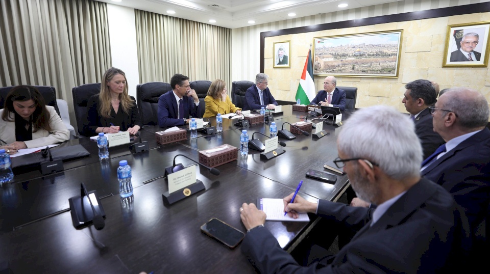 Le Premier ministre rencontre une délégation européenne de haut niveau en marge de la réunion de la plateforme d'investissement européenne palestinienne