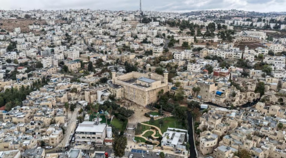 Yedioth Ahronoth : Israël décide de construire des colonies au cœur d'Hébron pour la première fois depuis des décennies