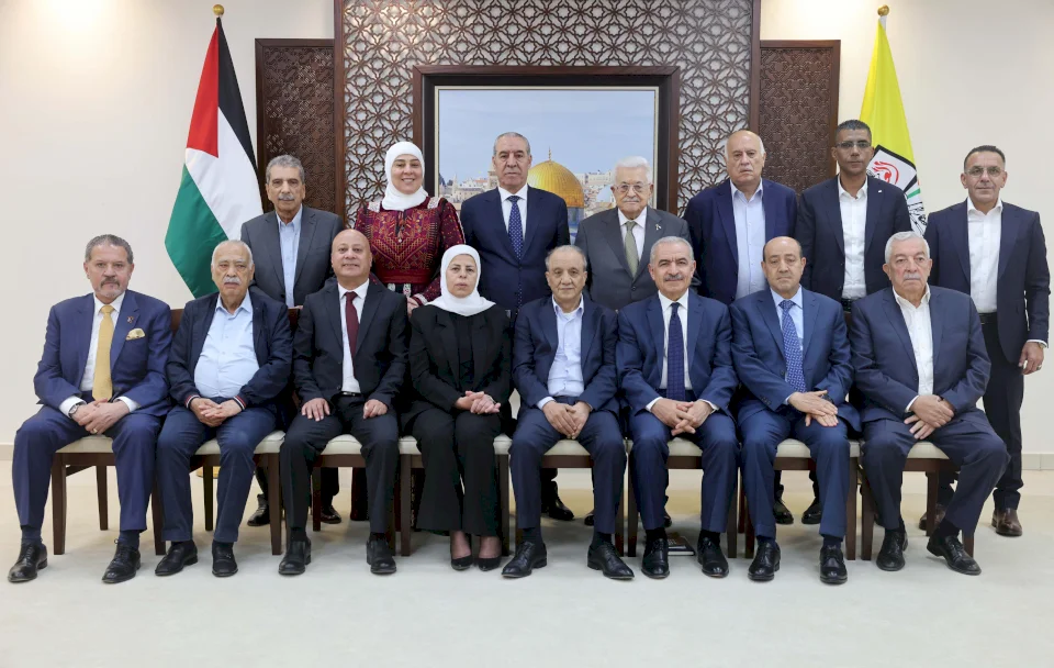La commission centrale du mouvement "Fatah" tient une réunion et prend plusieurs décisions importantes