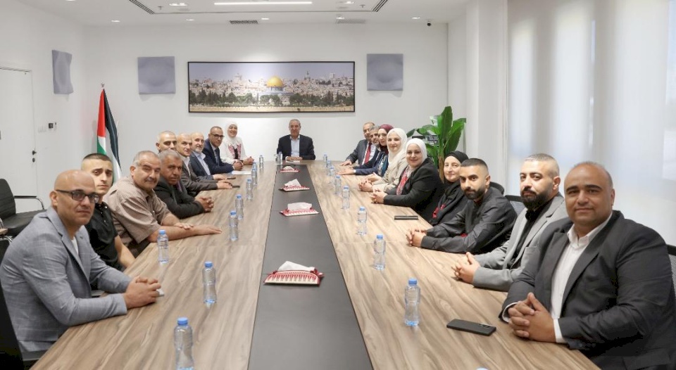 Sheikh Discusses with Heads of Municipal Councils in Dura, Deir Samit, and Beit Awa Ways to Enhance the Role of Local Authorities
