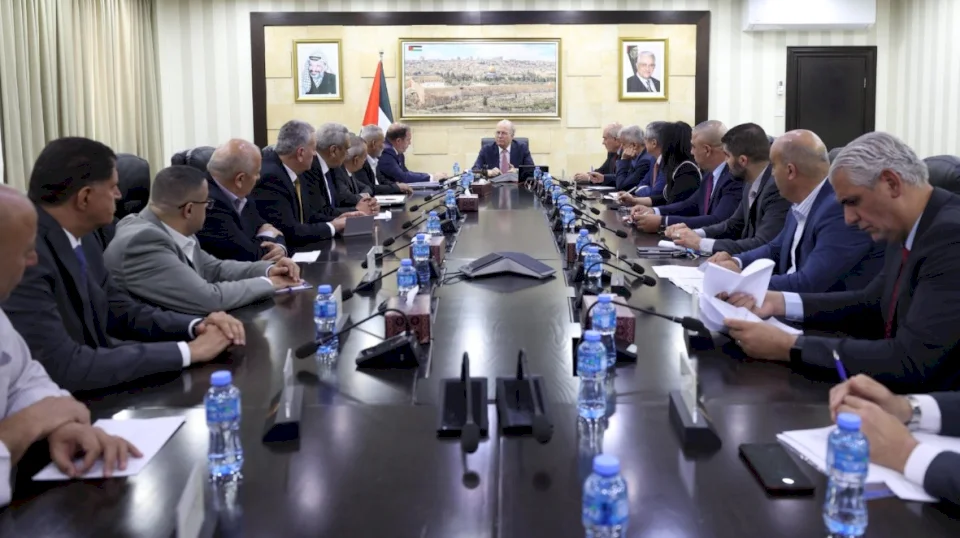 مصطفى: توفير الإيواء الكريم للعائلات النازحة أولوية إلى جانب العلاج والتعليم رغم الأزمة المالية والتحديات الراهنة