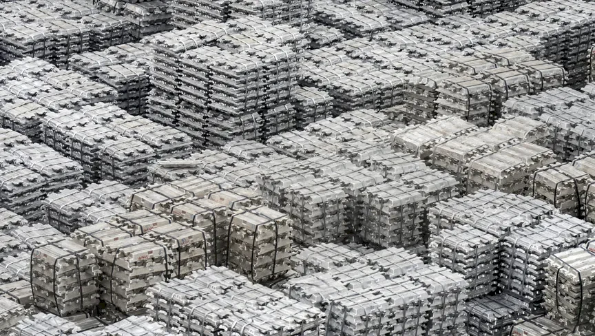 Aluminum Prices Drop to Lowest Level Since February Amid Dollar Strength