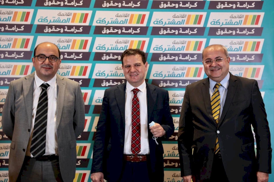 Sondage israélien : une liste conjointe réunissant le Congrès, le Front et le Mouvement arabe pour le changement obtient 10 sièges