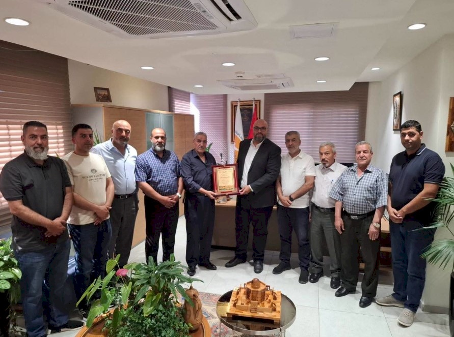 "Electricité de Jérusalem" continue de soutenir la communauté locale et suit les besoins des citoyens à Ein Senia et au camp d'Al-Am'ari