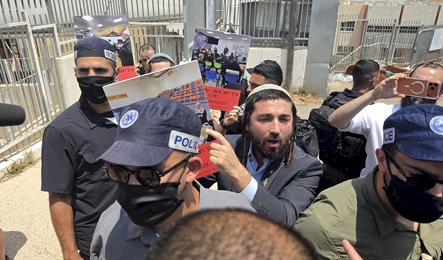 Comité populaire à Rahat : la visite de Tsvi Sukkot passera par deux écoles ce matin et nous appelons à une présence pour y faire opposition