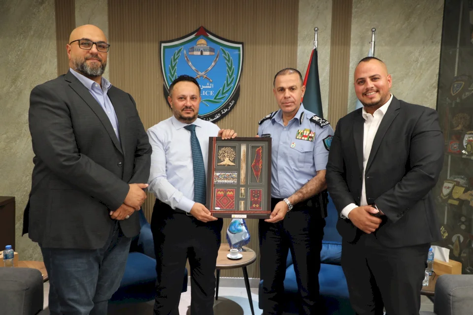 كهرباء القدس تبحث تعزيز التعاون المشترك مع جهاز الشرطة الفلسطينية لضمان استمرارية الخدمة للمواطنين